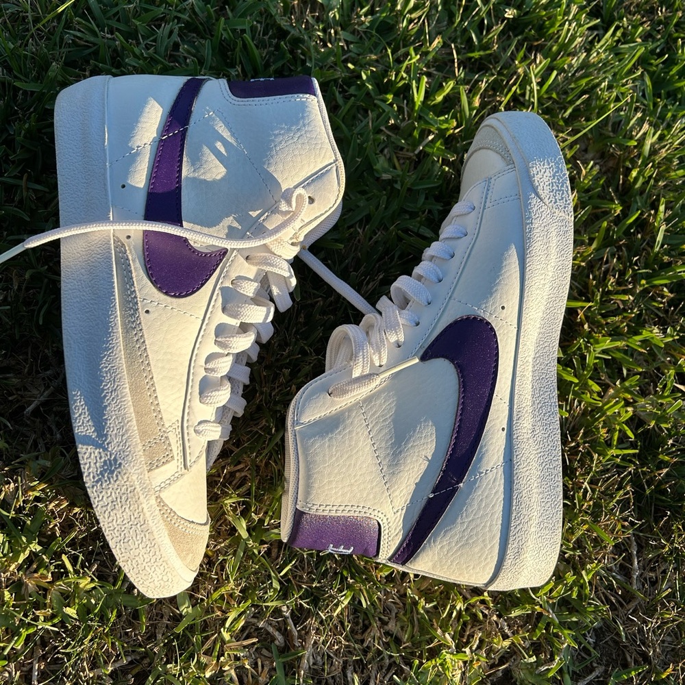 Nike Blazers w/ Purple Swoosh size 7 women